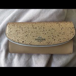 NWOT Coach Gold Nude Glitter Star Wallet Clutch